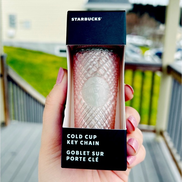 Brand new spring 🌸 peach Starbucks keychain - Picture 1 of 1